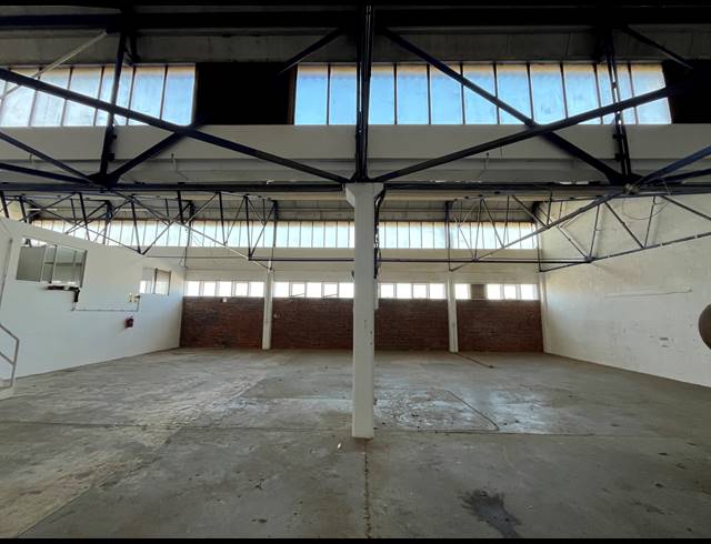 650M² WAREHOUSE TO LET IN PAARDEN EILAND